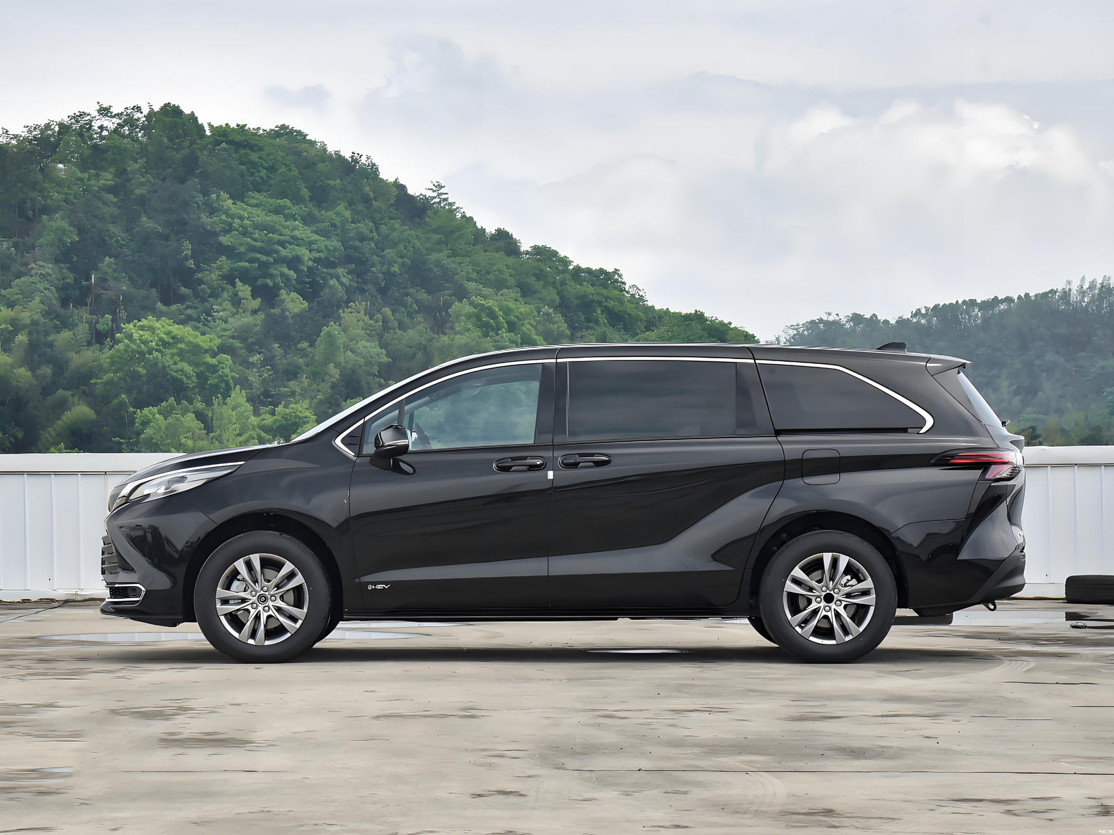 Your Family Adventure Mobile Just Leveled Up: Meet the 2025 Toyota Sienna