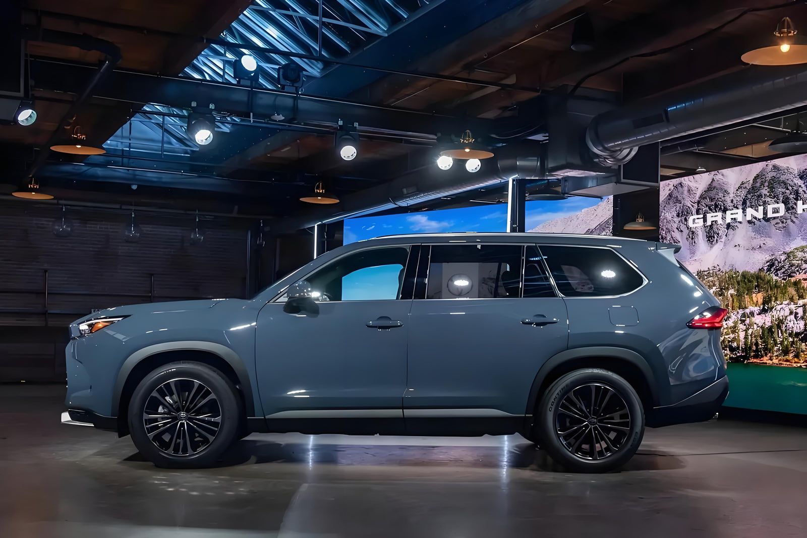 The Toyota Highlander: Your Gateway to Adventure, Comfort, and Unwavering Reliability