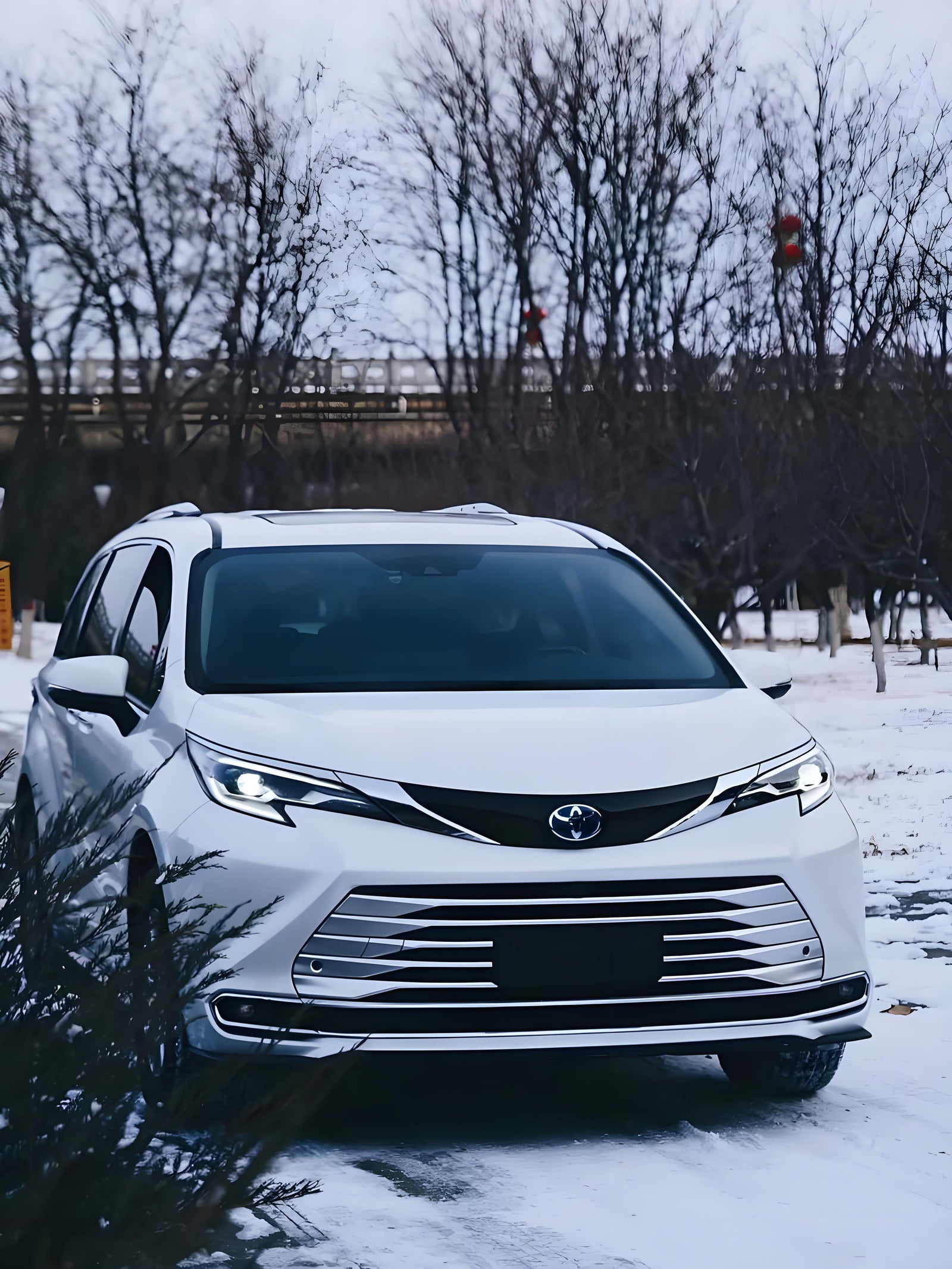 Redefining Family Adventures: The 2024 Toyota Sienna Blends Innovation, Comfort, and Unmatched Versatility