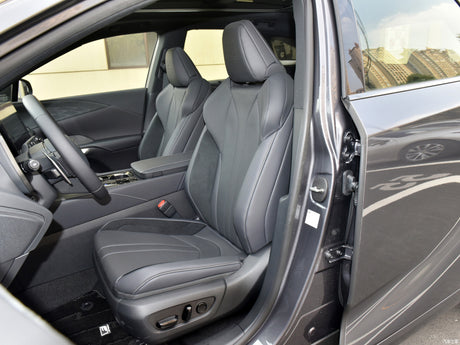 Features of the car interior of Lexus cars