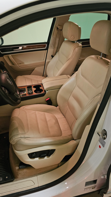 2014 Volkswagen Touareg | Custom-Fit | HKZAuto