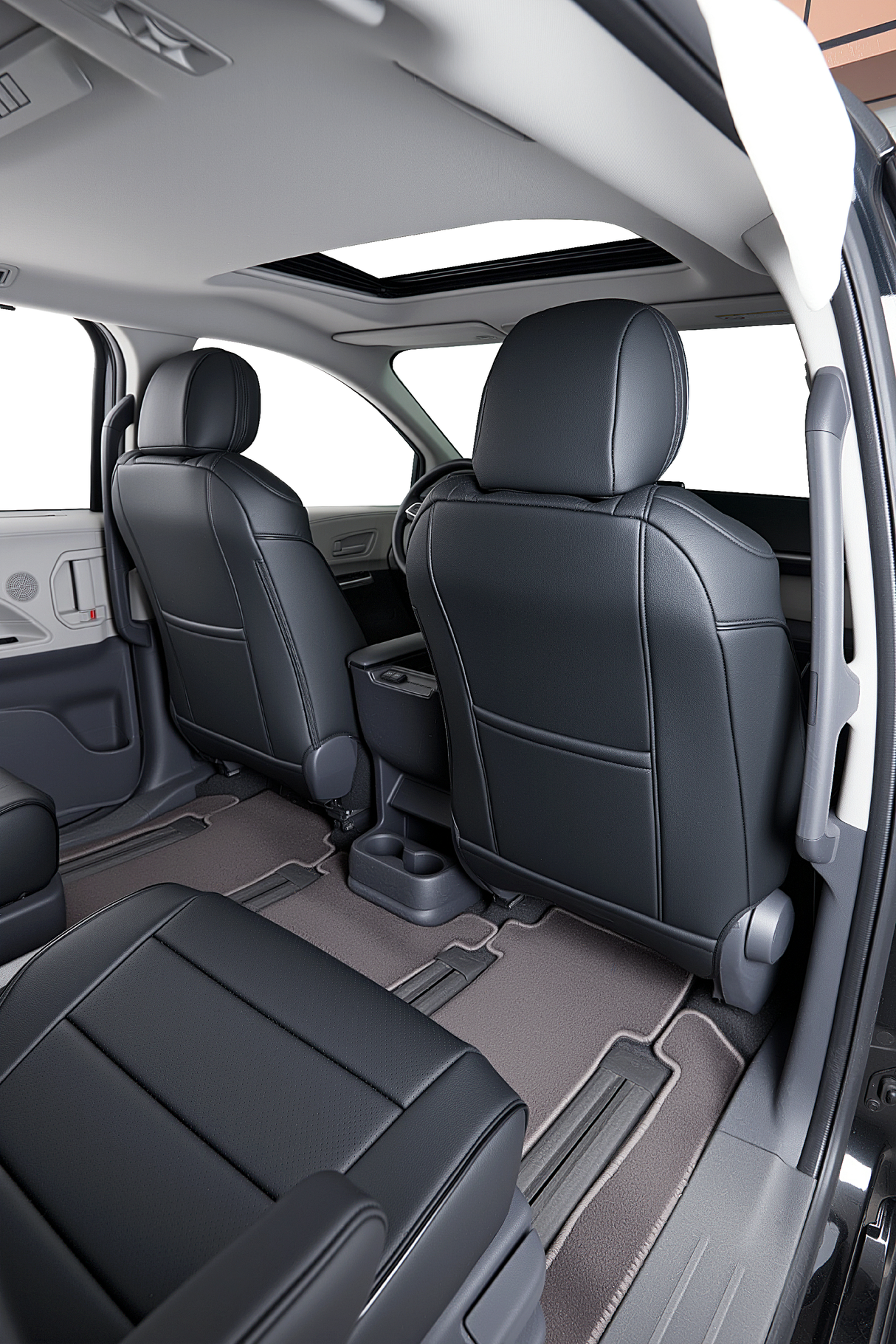 Toyota Sienna Seat Covers | Custom-Fit | HKZAuto